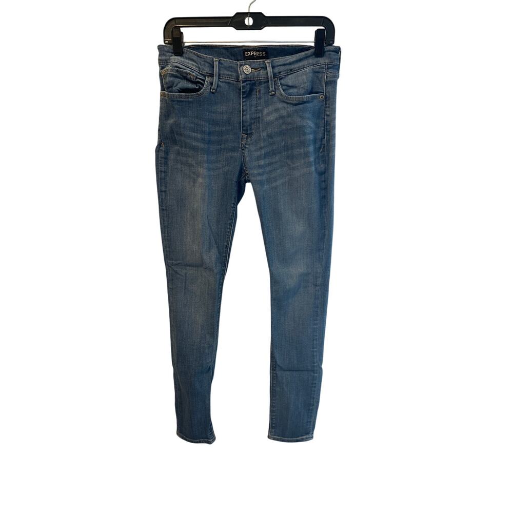 ⭐️ Women’s Express Mid Rise Jeggings. Size 6
